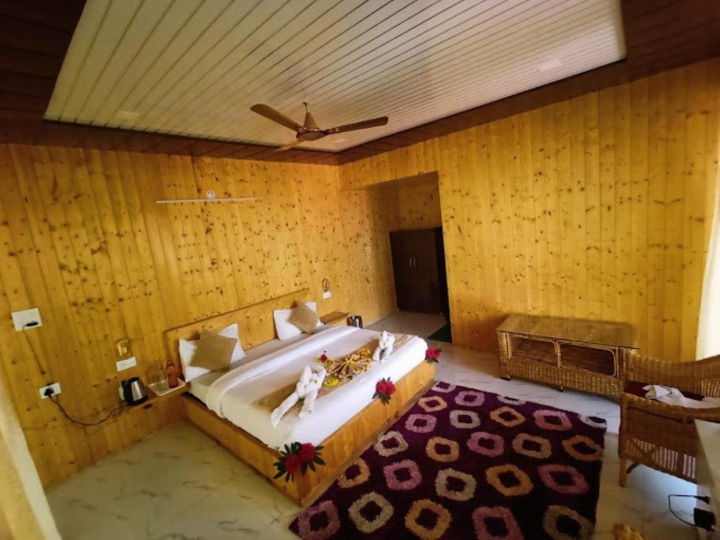 The Village Retreat Resort , Guptkashi Gupta Kāshi Dış mekan fotoğraf